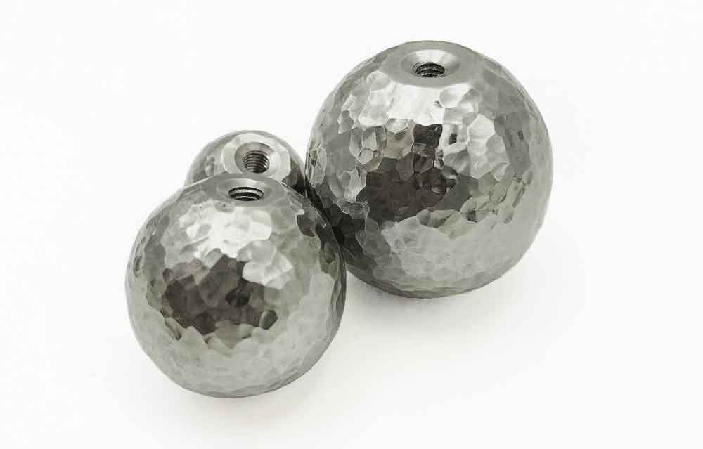 Boule en aluminium martelé diamètre 32mm, 25mm et 17mm - taraudé M4 non débouchant